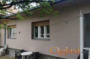 Izdajem jednoiposoban dvorisni stan na Klisi, 33m2